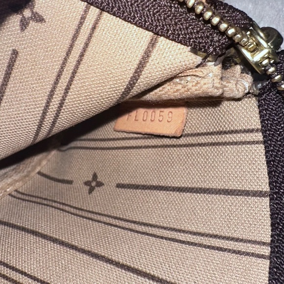 Louis Vuitton Brown and White Monogram Mini Pouchette - Picture 7 of 8